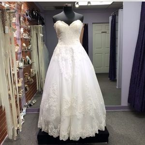 Allure - Style 2959 - Size 18 - Ivory